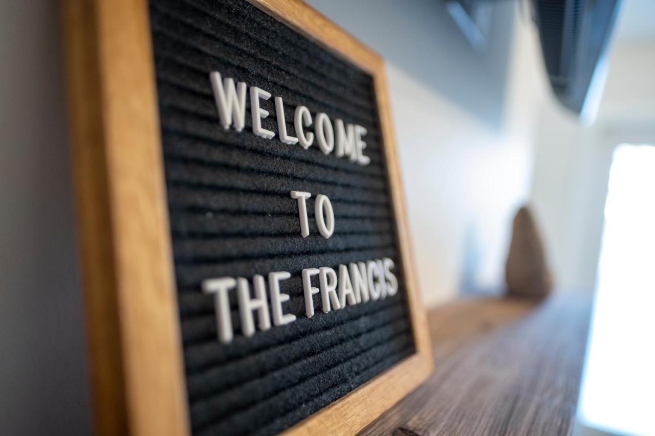 The Francis Boutique Inn Ucluelet Exterior photo